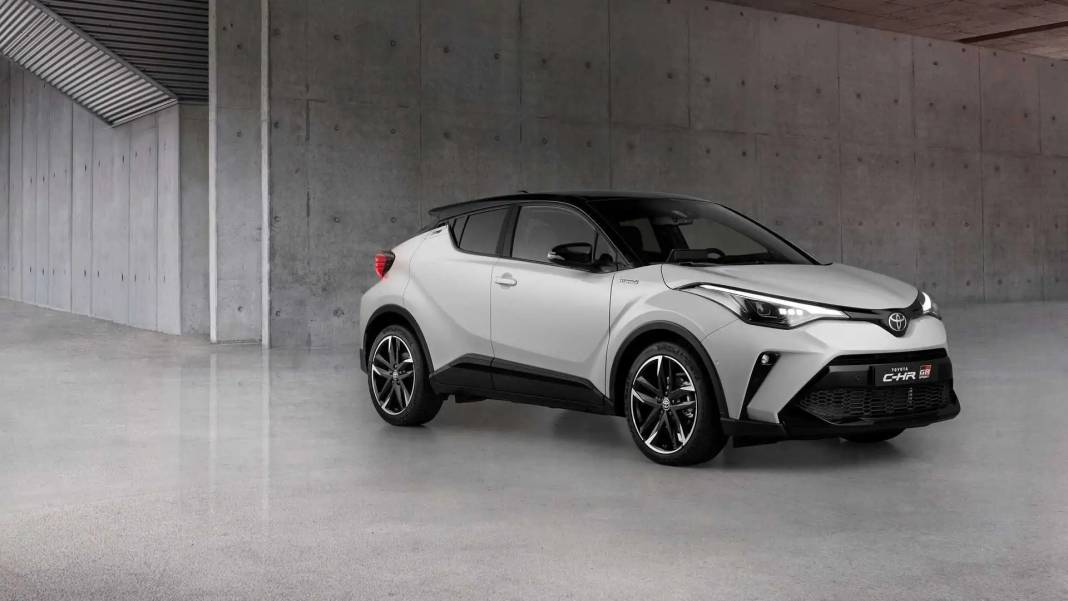 Toyota C-HR güncel fiyat listesi ve ÖTV'siz fiyatı 7