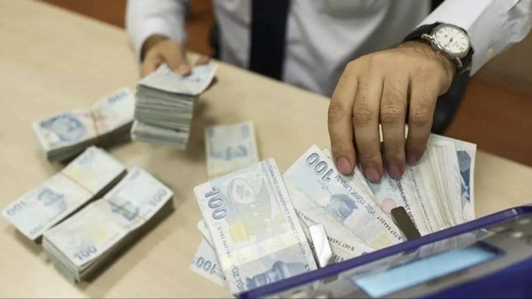 Erdoğan ve Şimşek'in talimatı sonrası: Bankaya parasını koyana rekor geri ödeme 9