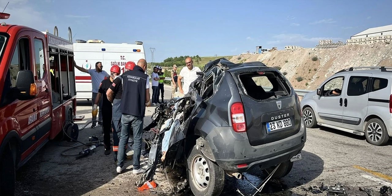 Elazığ'da tır ile otomobil çarpıştı: Ölü ve yaralılar var