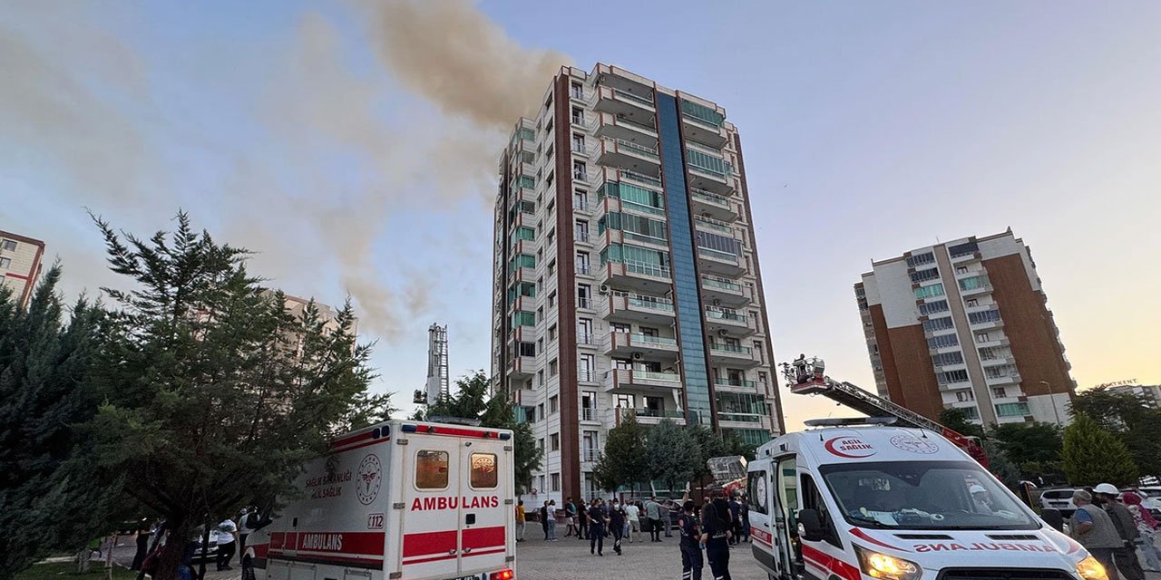 Diyarbakır'da 13 katlı apartmanda yangın çıktı