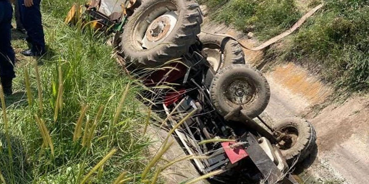 Kayseri'de traktör sulama kanalına devrildi