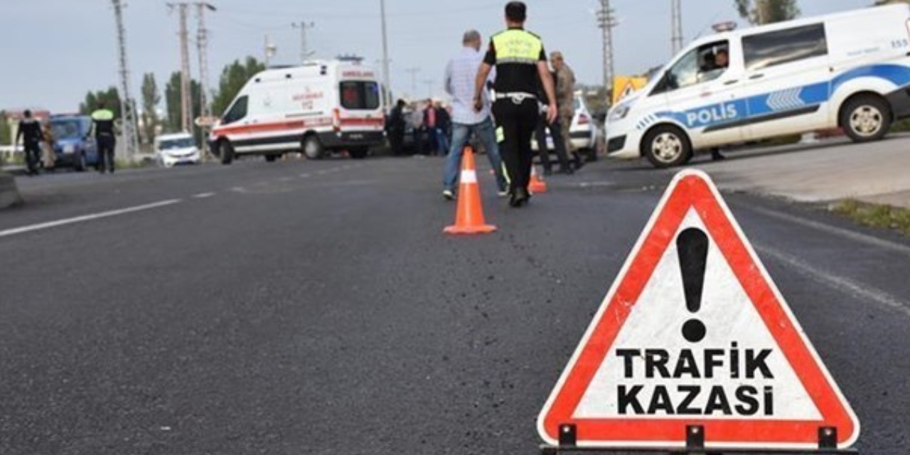 Siirt'te otomobil ve kamyon çarpıştı: 1 kişi hayatını kaybetti