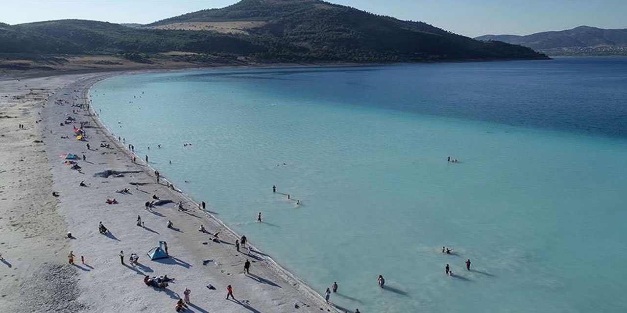 Salda Gölü'nde baba ile oğlu hayatını kaybetti