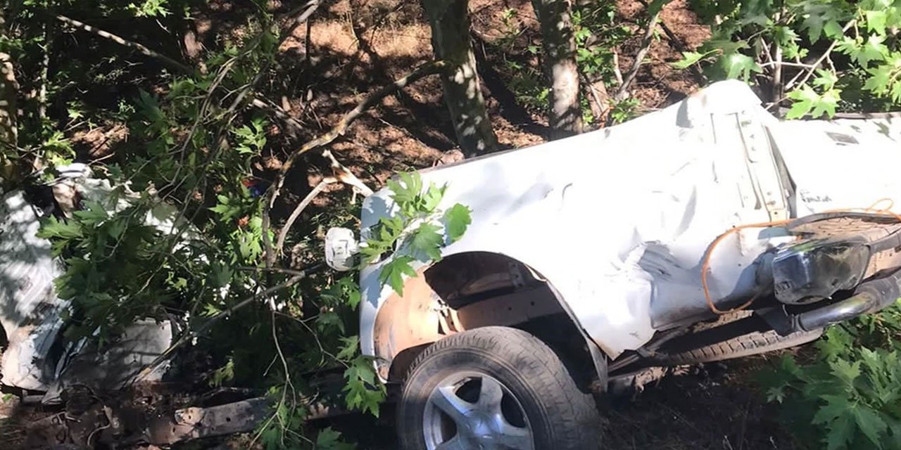 Adıyaman'da kamyonet uçurumdan yuvarlandı: 2 kişi vefat etti