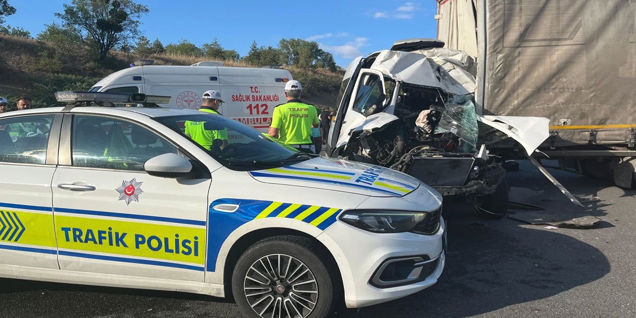 Ankara'da feci trafik kazası: Ölü ve yaralılar var