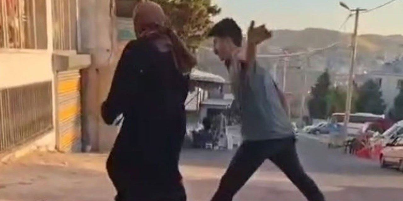 Şanlıurfa'da bir kişi eşini sokak ortasında dövdü