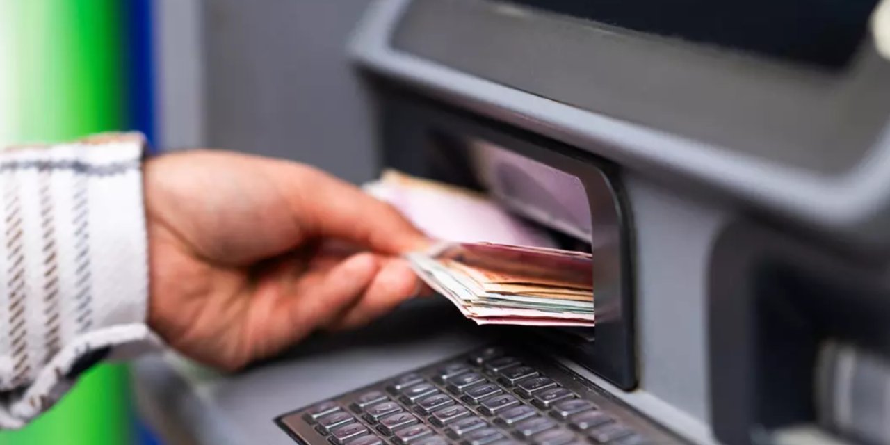 Şube önlerindeki ATM'lerden para çekme limiti yükseltiliyor