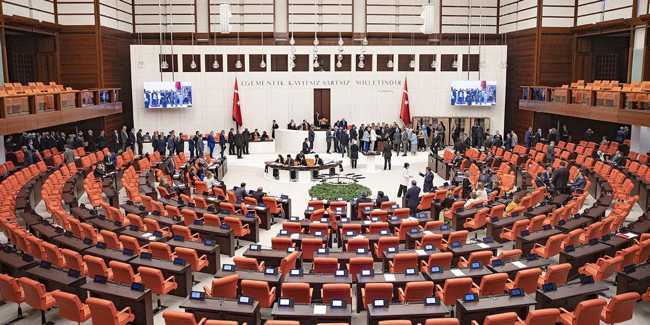 AK Partili vekilin kahkahası, Bekir Bozdağ'ı çileden çıkardı
