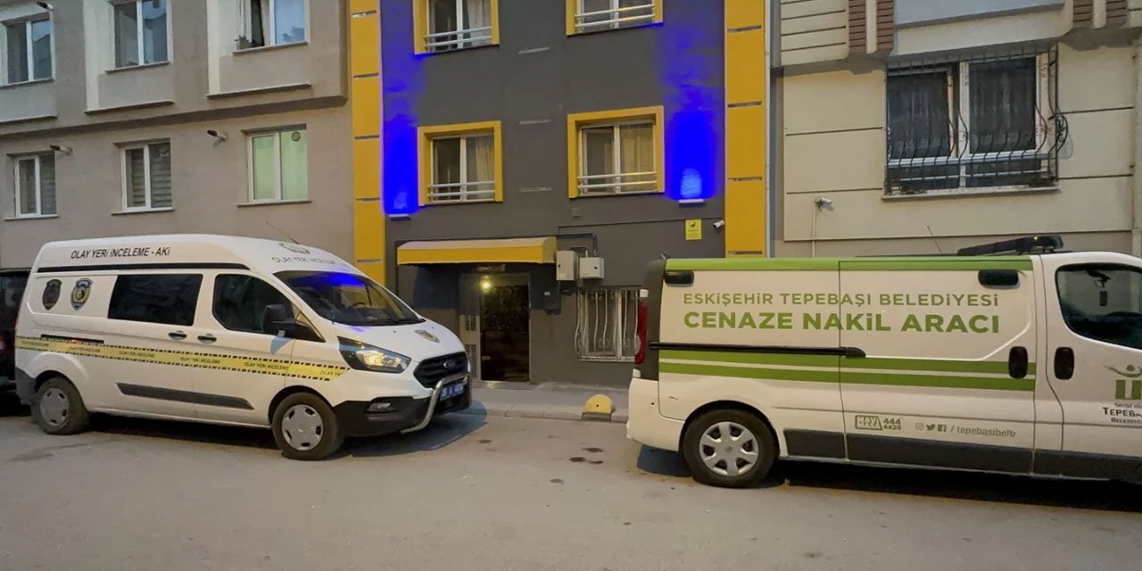 Eskişehir'de yabancı uyruklu bir kişi merdivende ölü bulundu