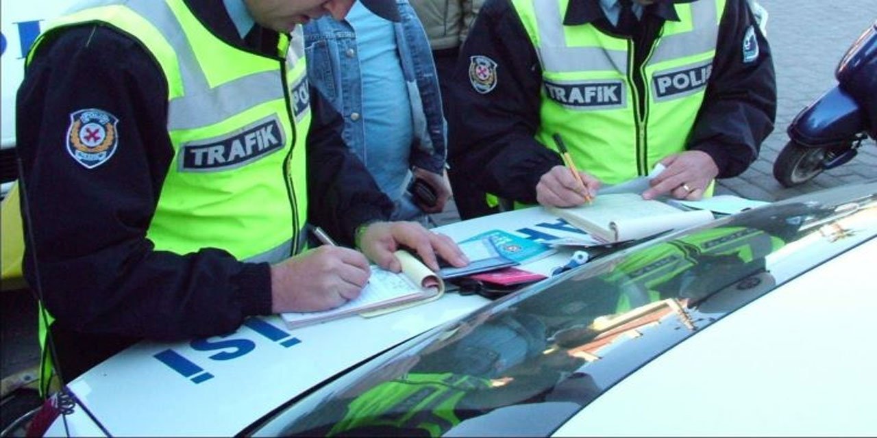 Trafikte sert ceza dönemi: Kavga etmek için araçtan inenin ehliyeti iptal edilecek