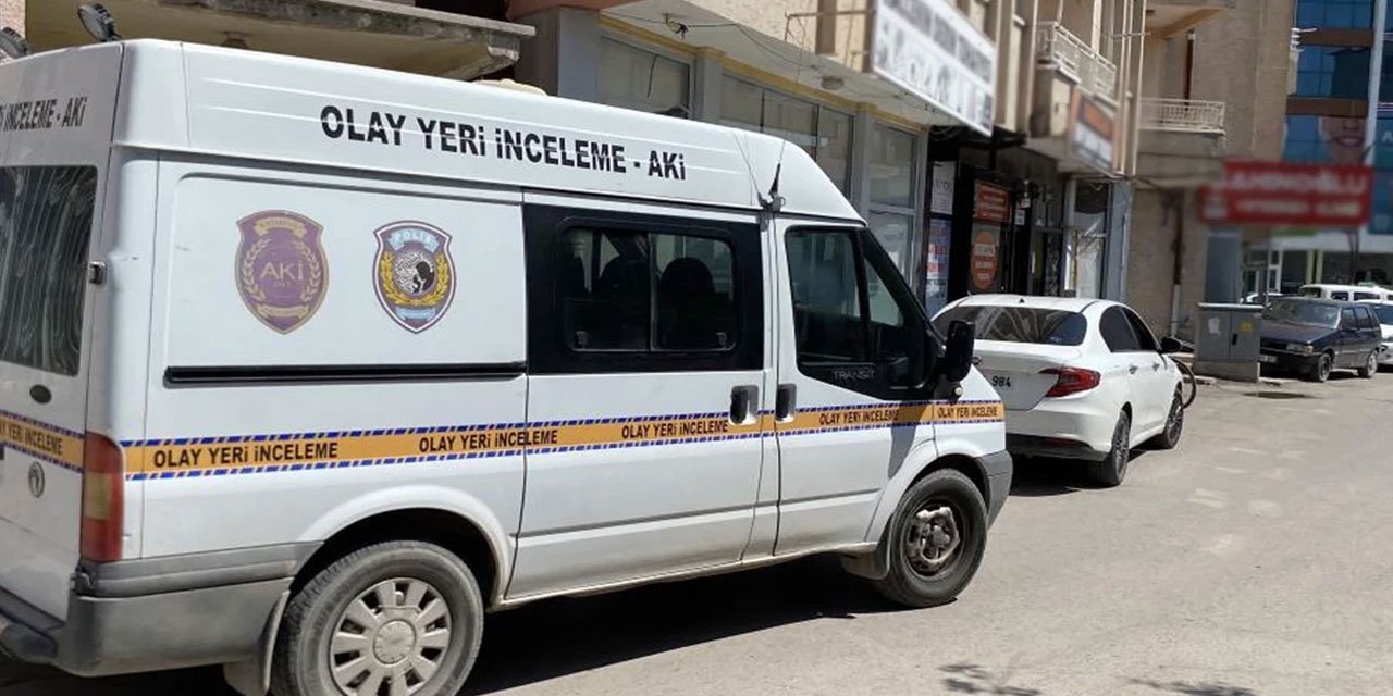 Tırmandığı balkon demirinden düşen down sendromlu çocuk ağır yaralandı