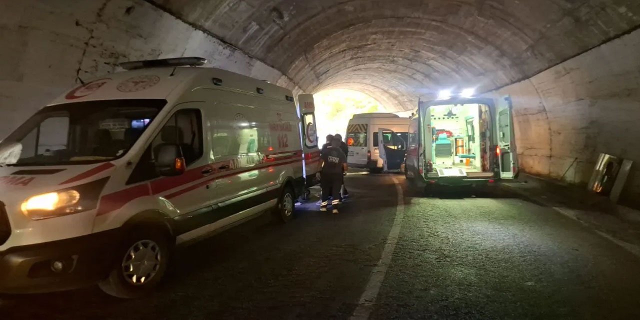 Tunceli'de trafik kazası: 8 kişi yaralandı