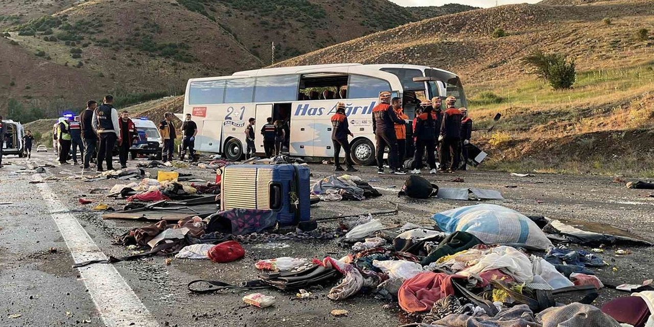 Sivas'ta 4 kişinin öldüğü otobüs kazasında şoför tutuklandı