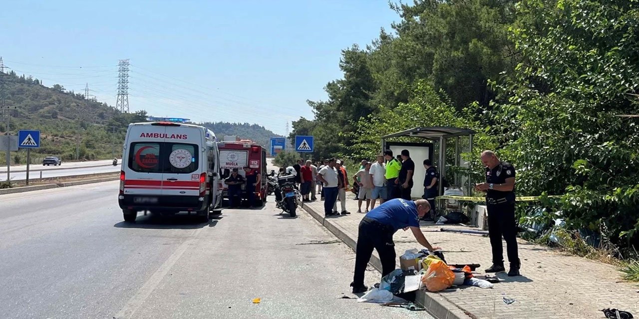 Muğla'da otomobil ağaca çarptı: 2 ölü 1 yaralı
