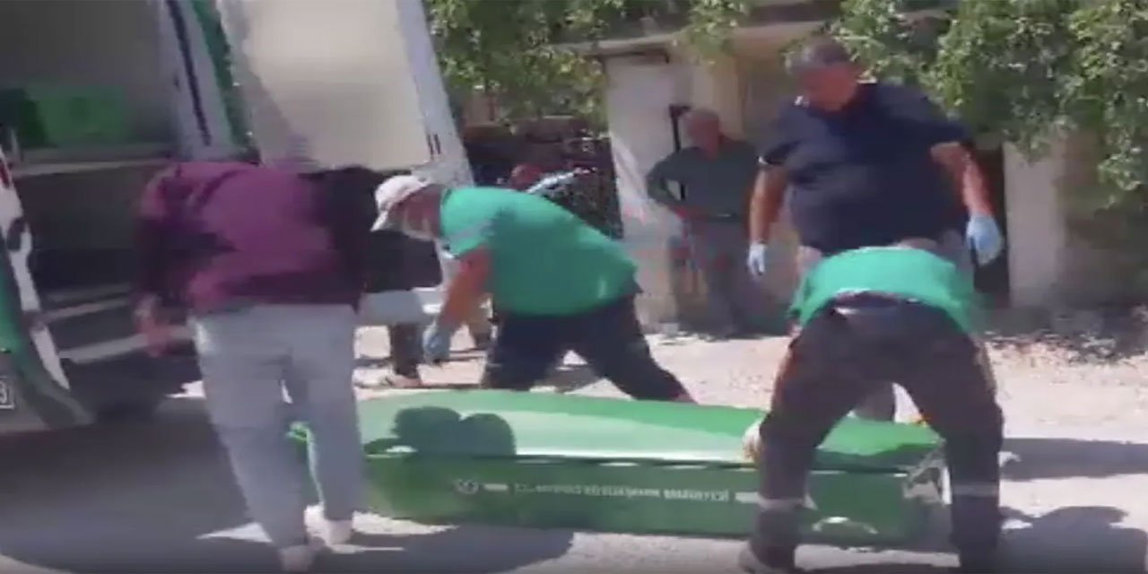 Mersin'de bir kişi annesini öldürdü