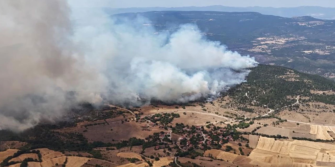 Karabük'teki orman yangını yerleşim yerlerine yayılmaya başladı