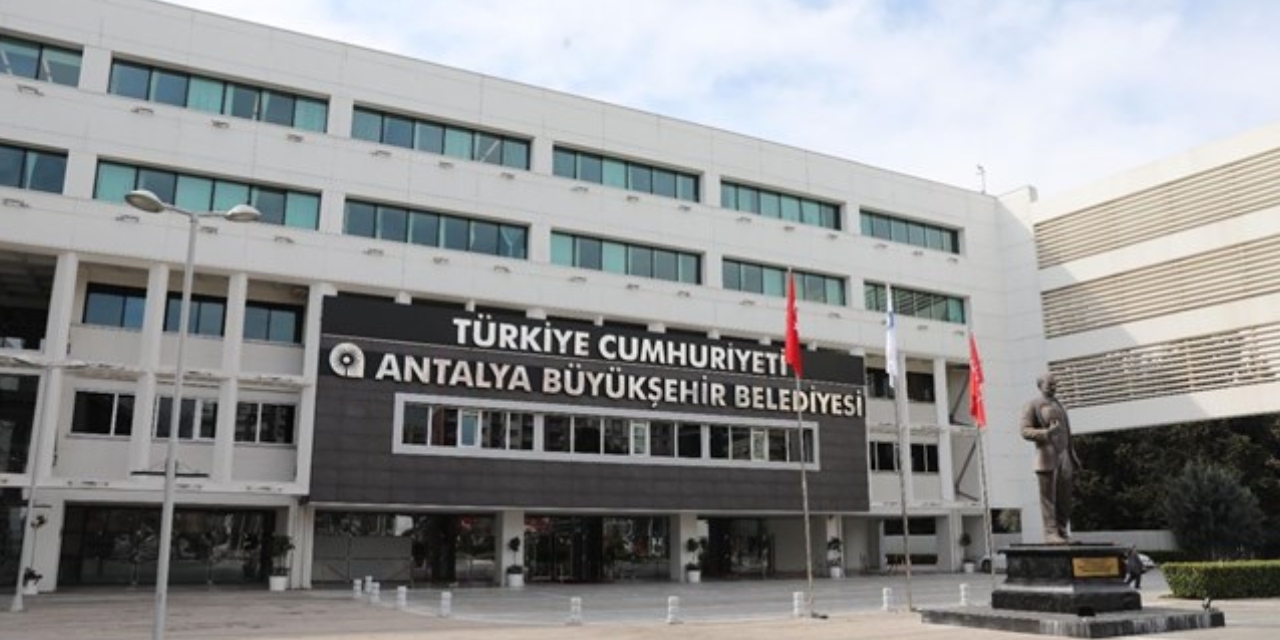 Antalya Büyükşehir Belediyesi'ne rüşvet operasyonu: 17 gözaltı