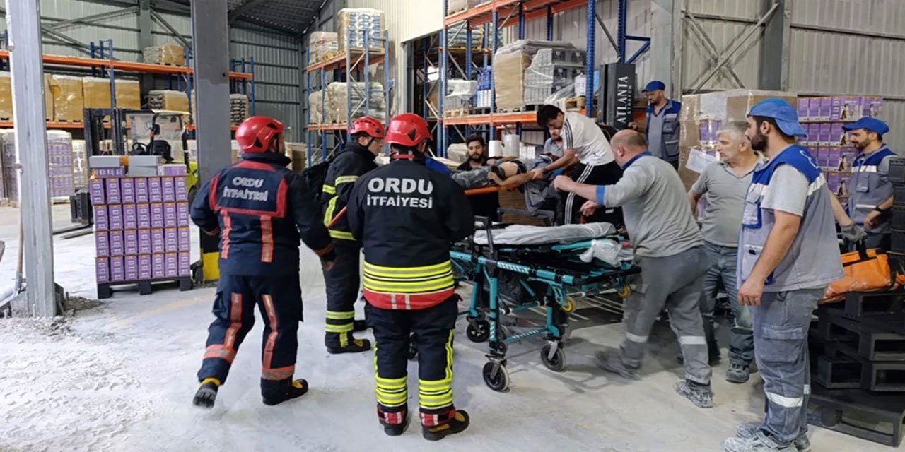 Ordu'da fabrikada bir işçi makineye sıkıştı