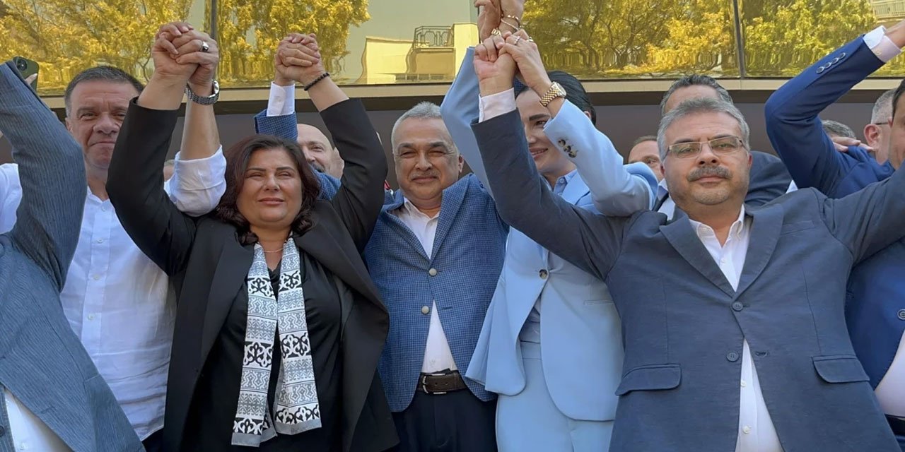 Özlem Çerçioğlu: Alnım Ak, Başım Dik!
