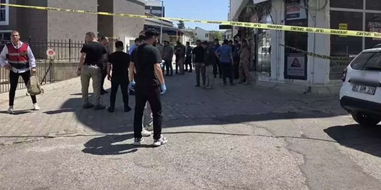 Adliye önünde silahlı saldırı: Yaralılar var