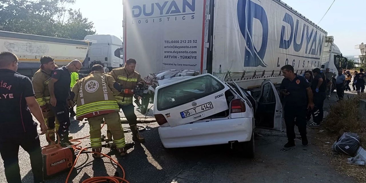 Manisa'da trafik kazasında 2 kardeş hayatını kaybetti