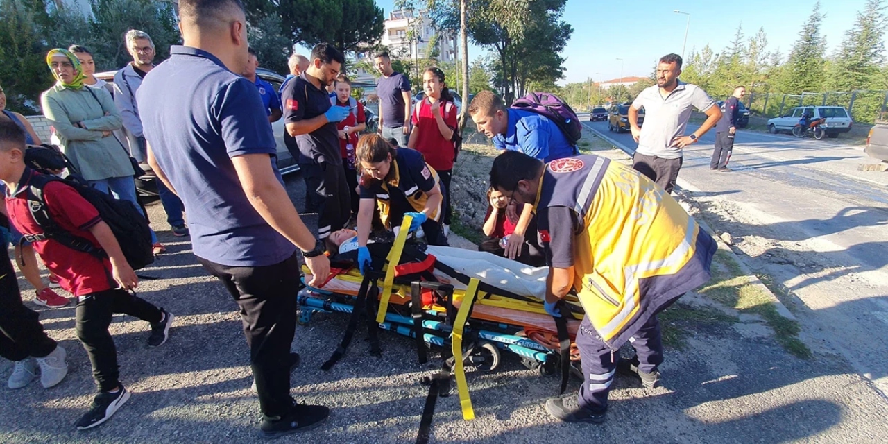 Manisa'da öğrenci servisi kaza yaptı: 9 kişi yaralandı