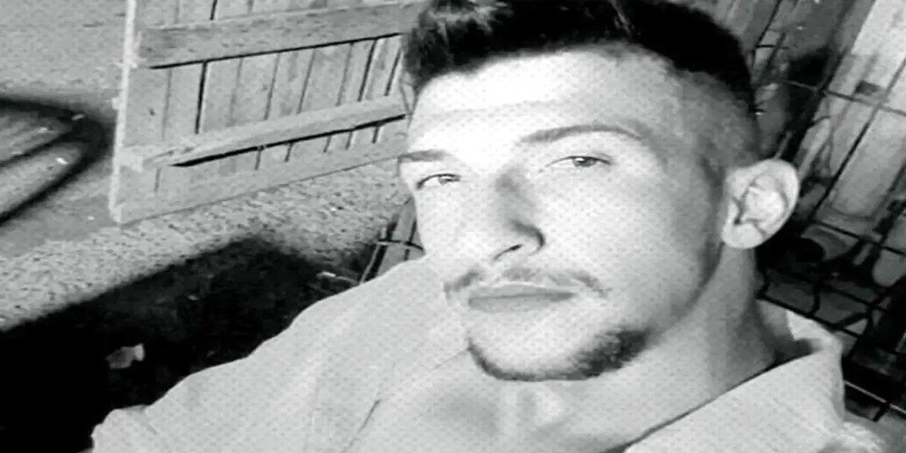 24 yaşındaki genç arabanın içinde ölü olarak bulundu