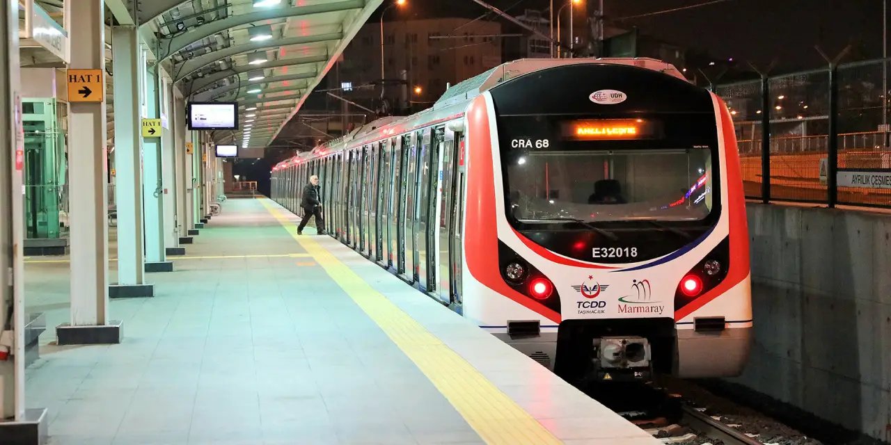 Bir kişi daha Marmaray raylarına atlayarak intihar etti