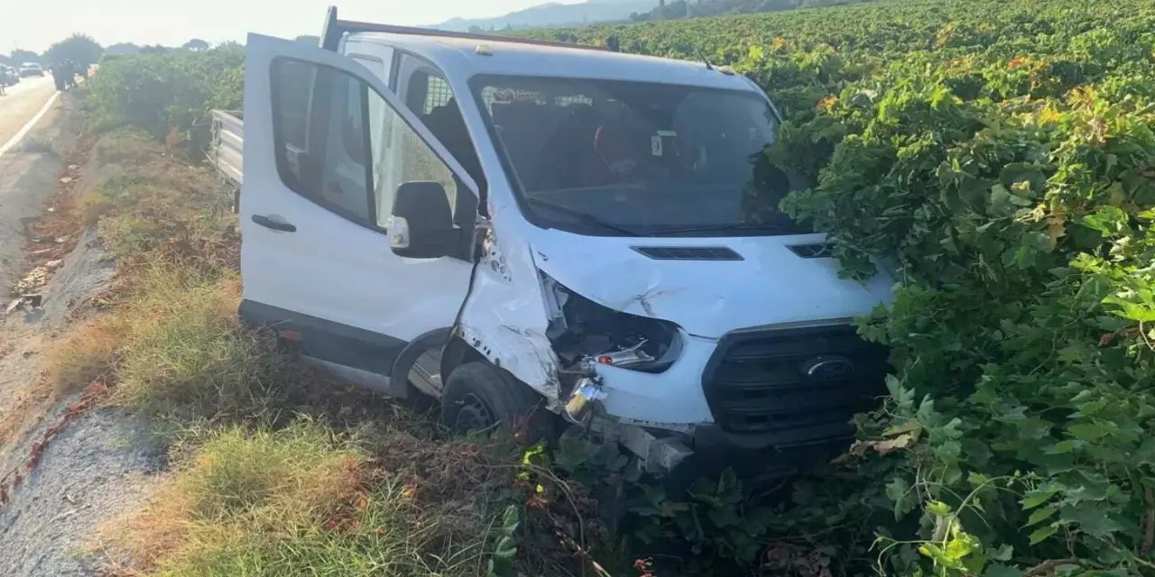 Manisa'da kamyonetle sepetli motor çarpıştı: 1 ölü