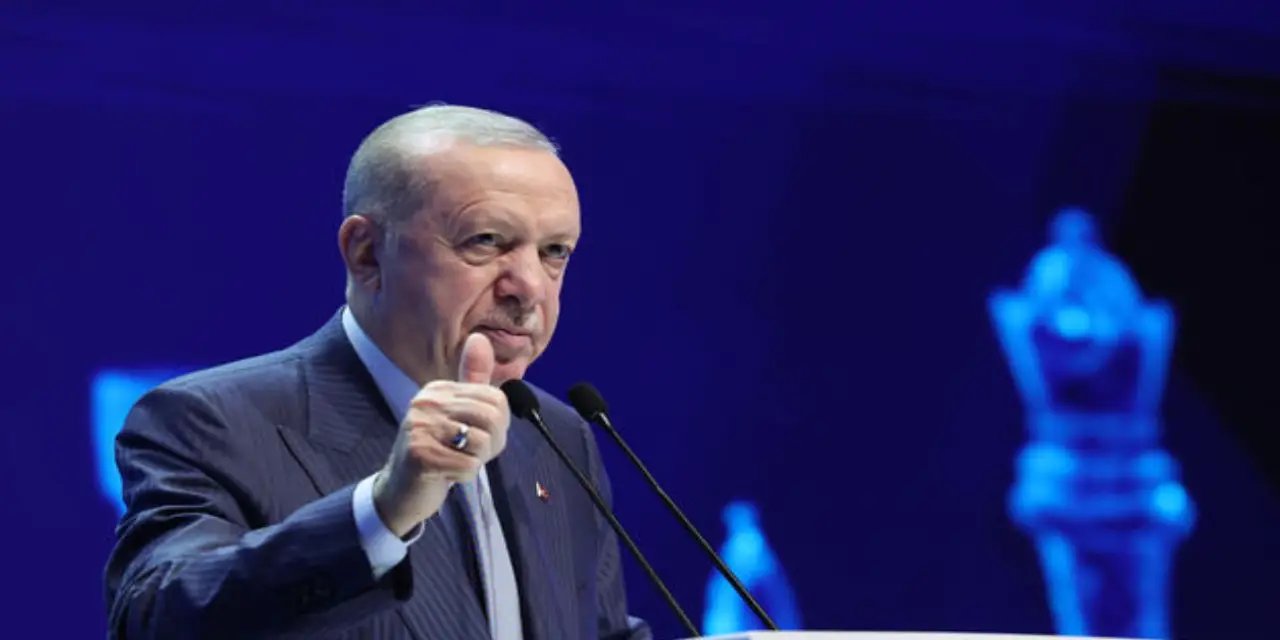 Cumhurbaşkanı Erdoğan 12 Dev Adam'ı tebrik etti