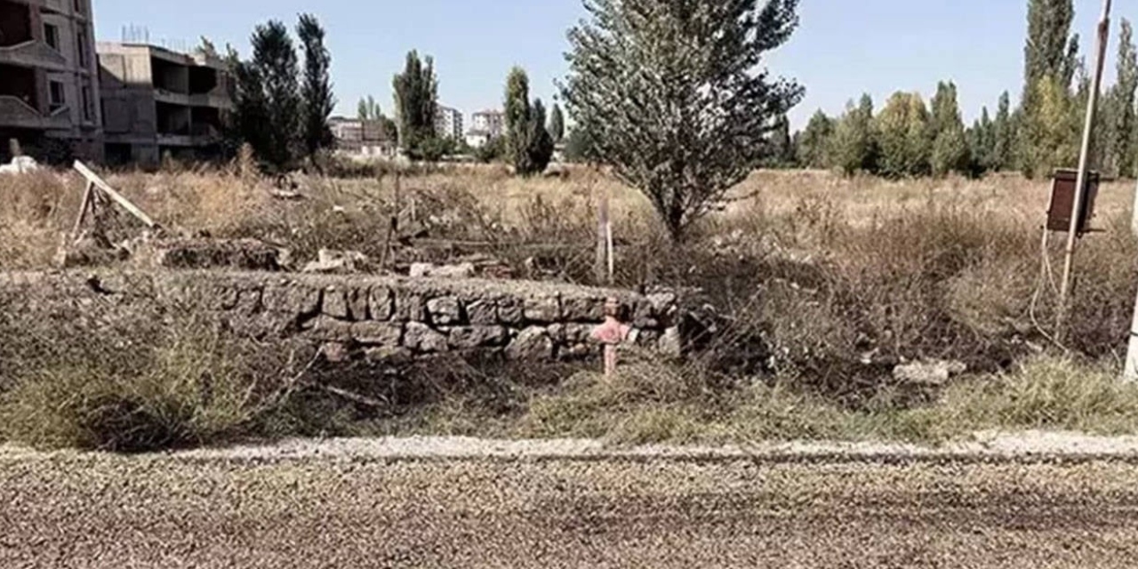 84 yaşındaki Hüseyin Can, evinin önündeki ot yangınında hayatını kaybetti