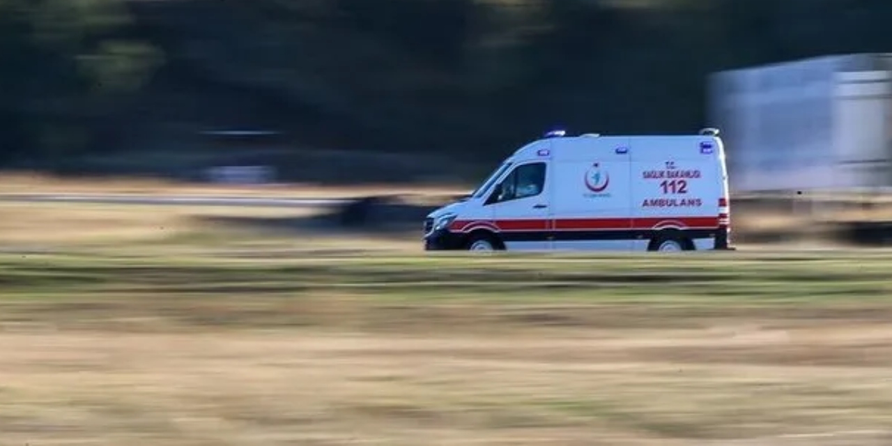 Sivas'ta devrilen traktörün altında kalan kişi hayatını kaybetti