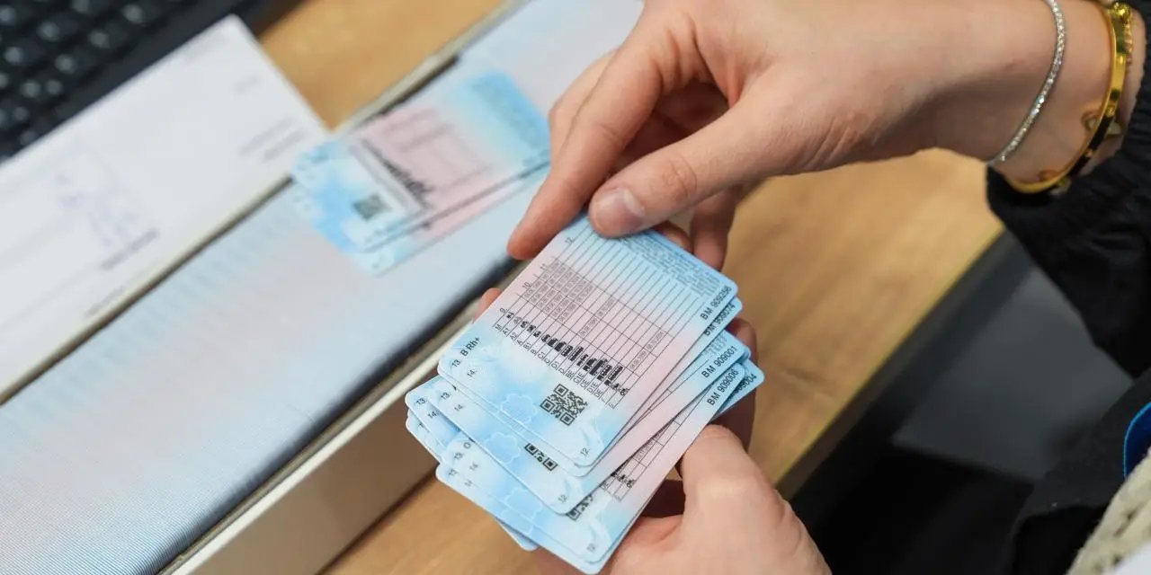 Bakan açıkladı: Ehliyet yenilemede süre uzatılmayacak