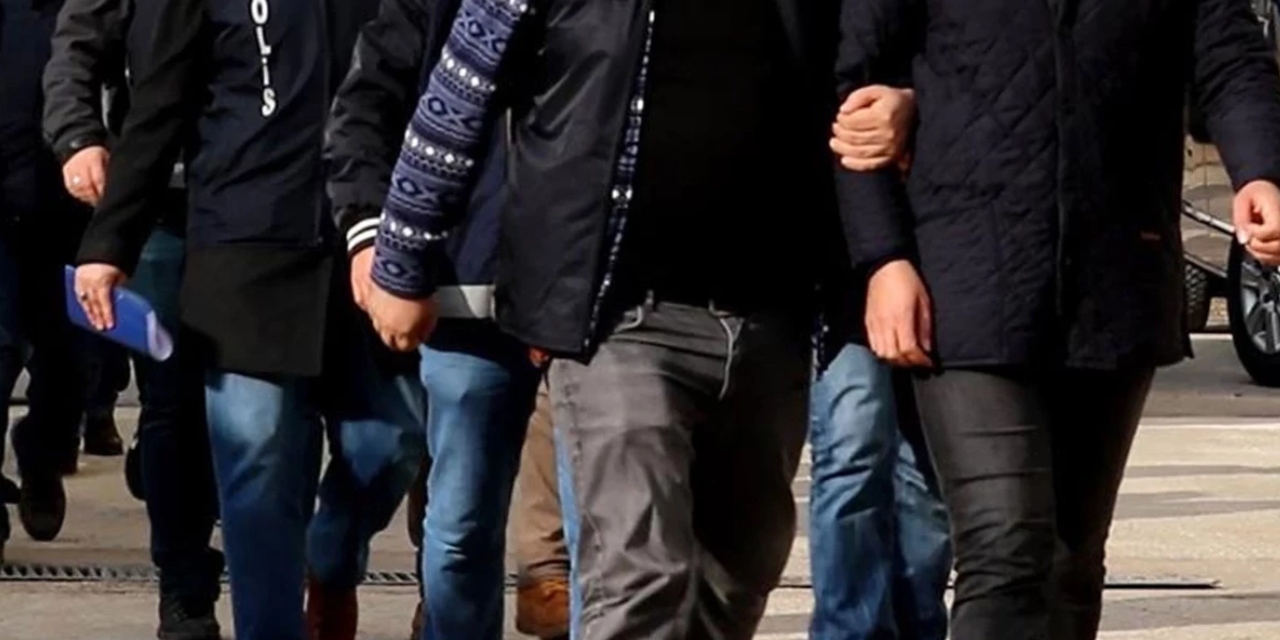 FETÖ'ye 30 şehirde operasyon: 64 şüpheli tutuklandı