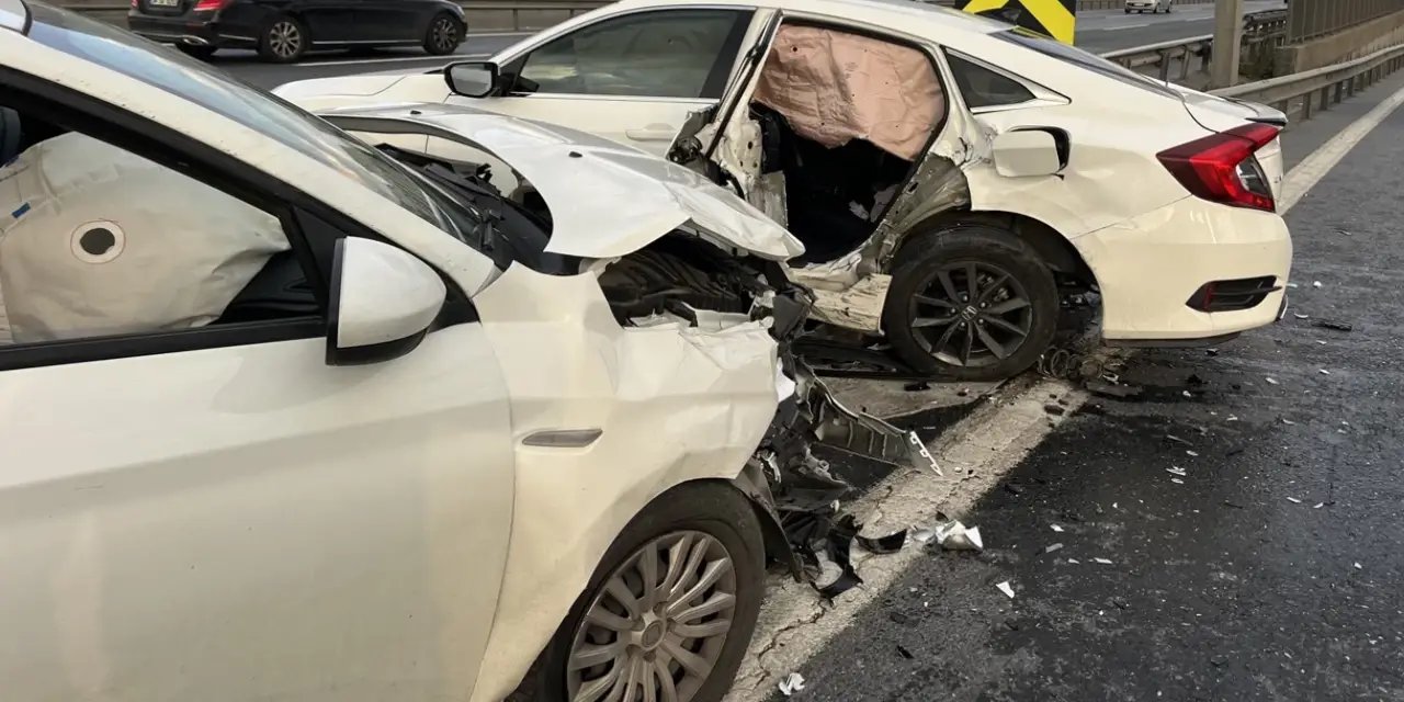 TEM Otoyolu'nda feci kaza: Çok sayıda yaralı var