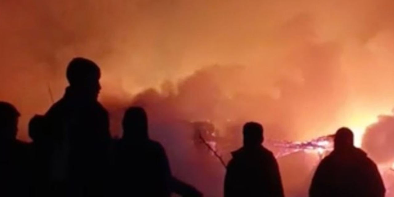 Çorum'da 3 ev alevlere teslim oldu