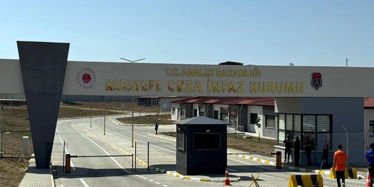 İnfaz koruma memurlarına bıçakla saldırdı: 3 kişi yaralandı