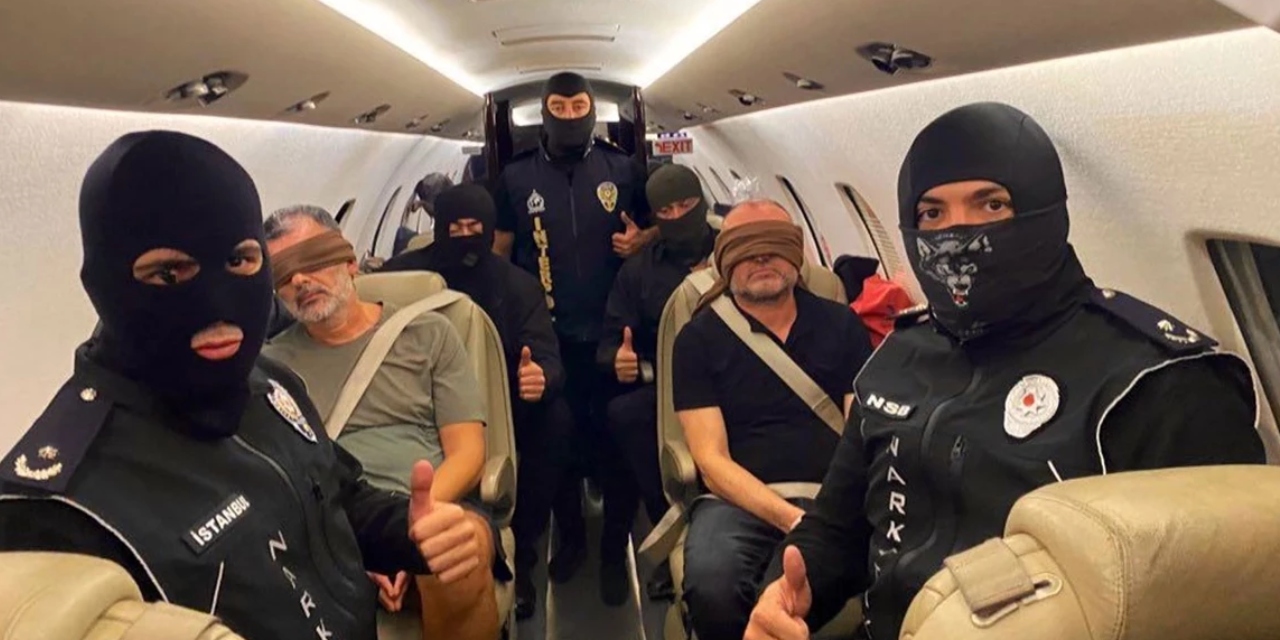 Kırmızı bültenle aranan uyuşturucu baronları BAE'den Türkiye'ye getirildi