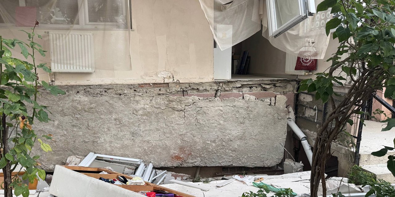 Avcılar'da 6 katlı binanın balkonu çöktü