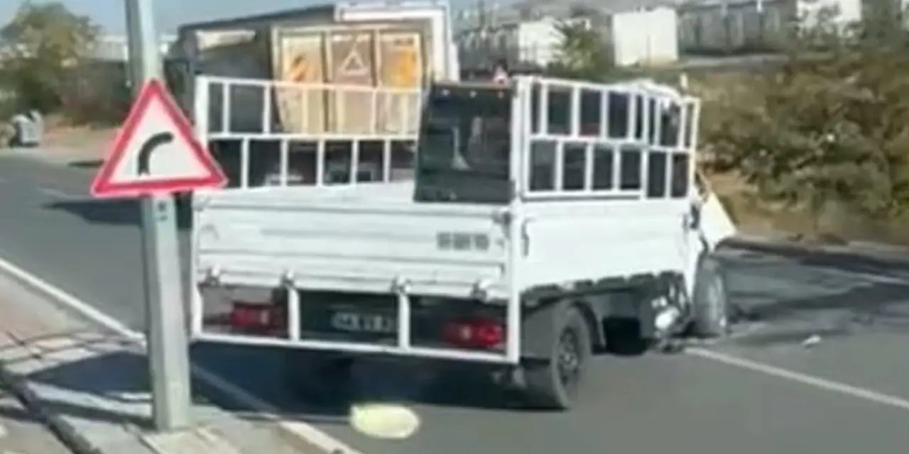 Malatya'da hafriyat kamyonu ile kamyonet çarpıştı: 1 kişi hayatını kaybetti