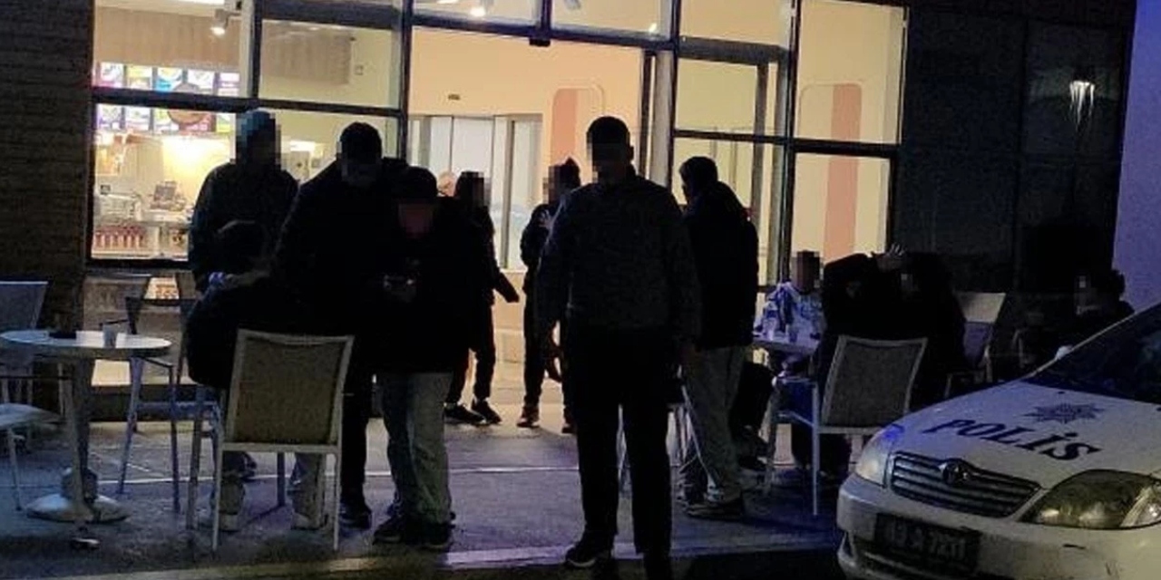 Okul gezisinde zehirlenen 28 öğrenci hastaneye kaldırıldı