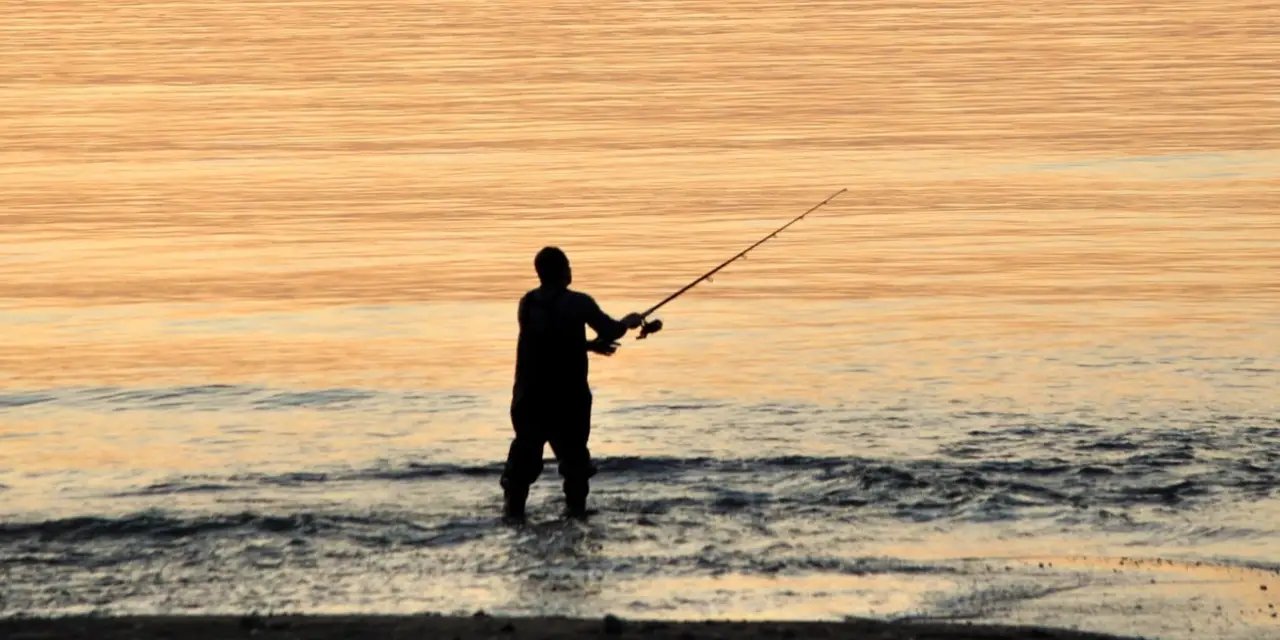 İzmir'de balık tutan birinin oltasına insan kafası takıldı
