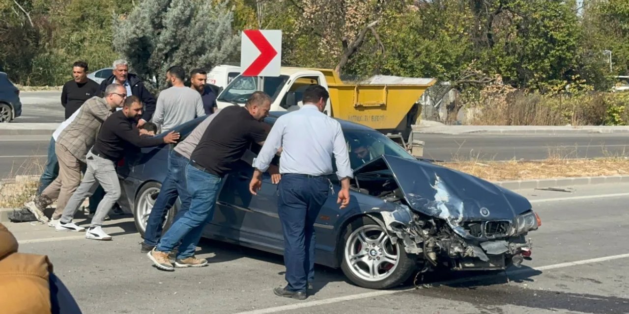 Malatya'da zincirleme kaza: 1'i ağır 3 yaralı