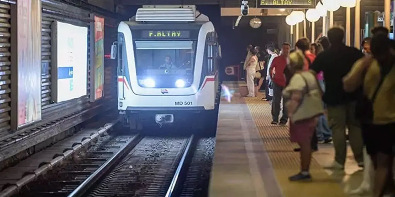 İzmir'de 29 Ekim'de ulaşım yüzde 50 indirimli olacak