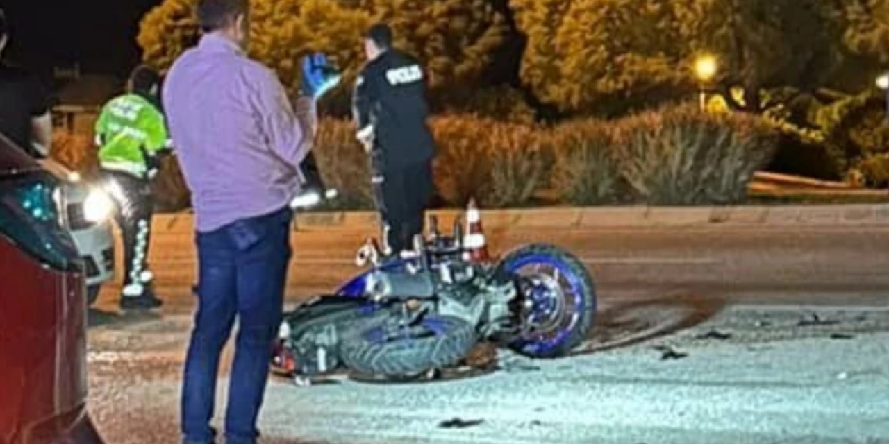 İzmir'de otomobille çarpışan motosikletteki 1 kişi hayatını kaybetti