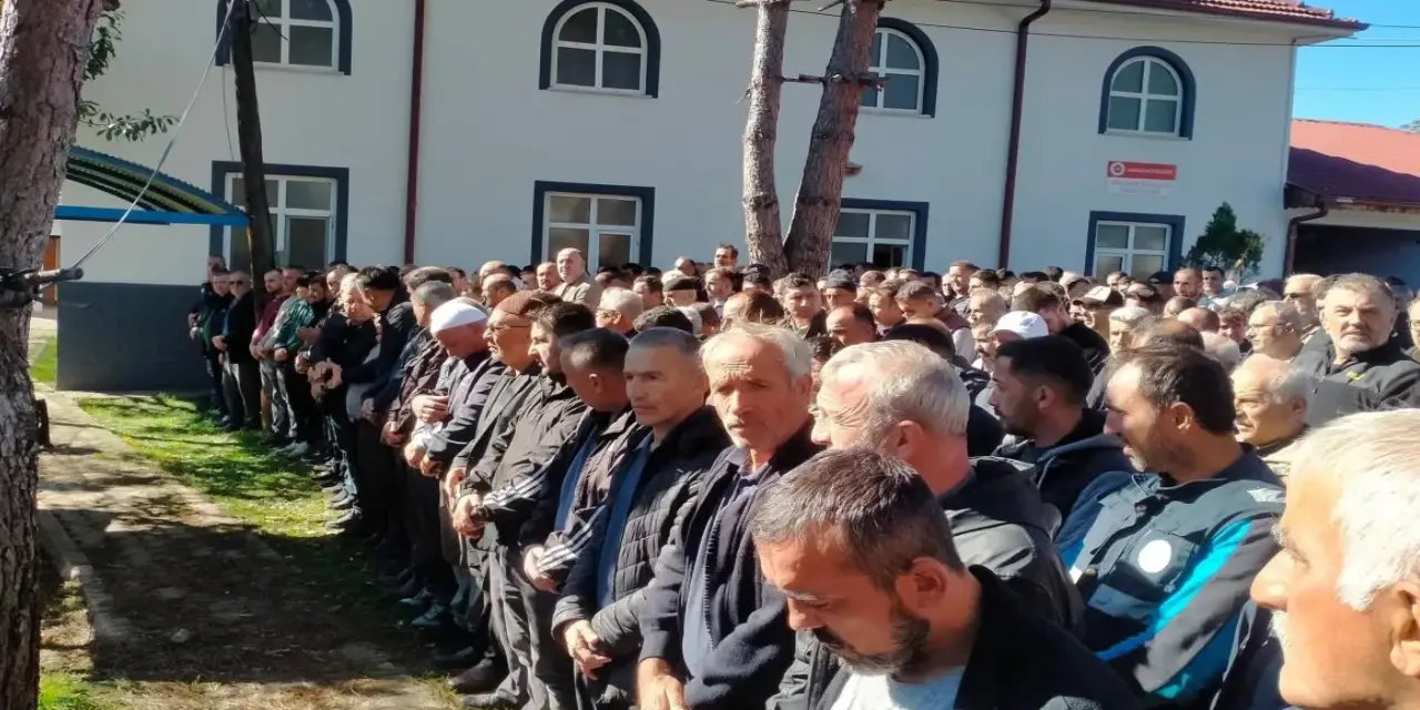 Sakarya'da 30 metrelik kuyuya düşen işçi hayatını kaybetti