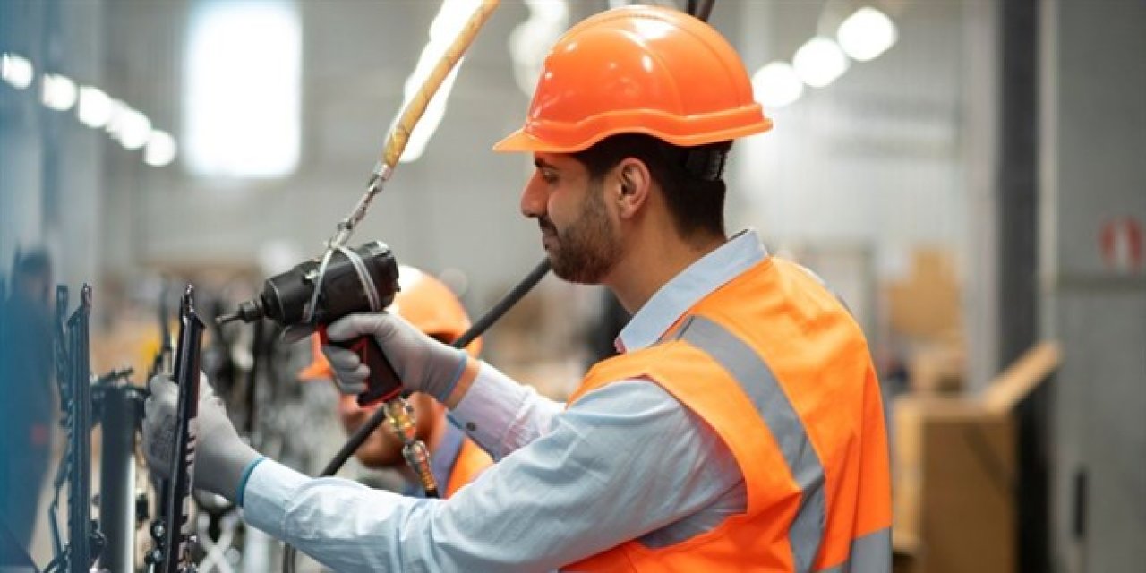 Firmalar, asgari ücret üzeri maaş ve lojman vererek yabancı işçi alıyor