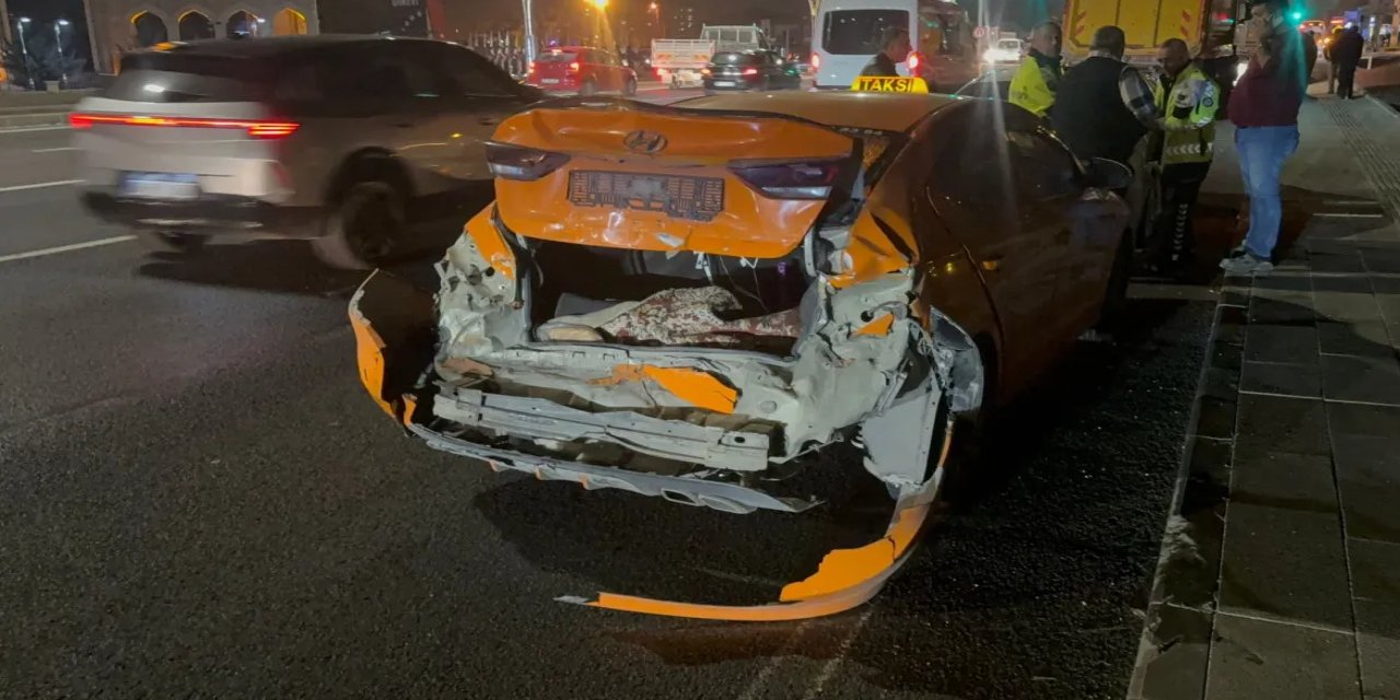 Ankara'da zincirleme kaza: 5 araç birbirine girdi