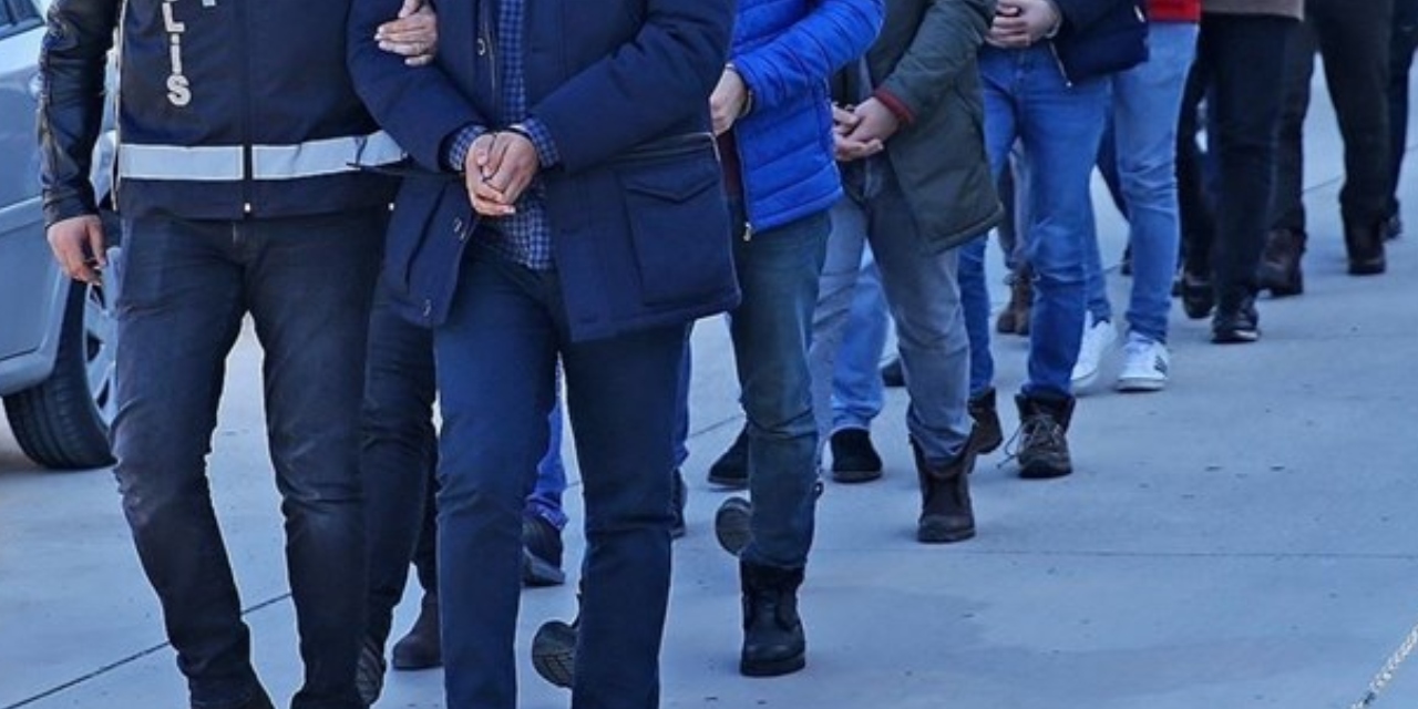 35 ildeki silah kaçakçılığı operasyonunda 11 tutuklama