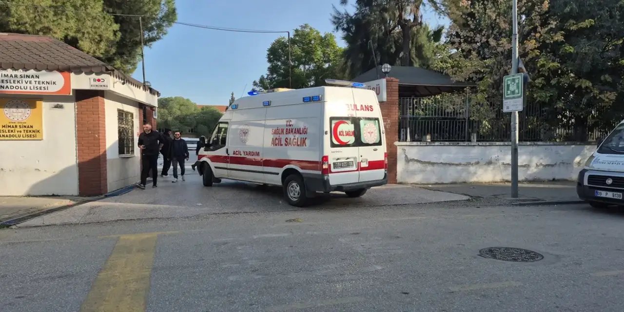 Aydın'da lisede bıçaklı kavga: 2 kişi yaralandı